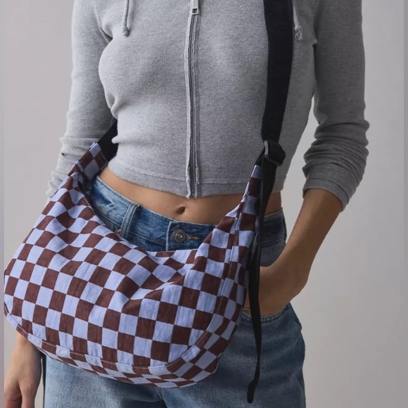 BAGGU Urban Outfitters Exclusive Checkered Medium Crescent Bag - Picture 1 of 4